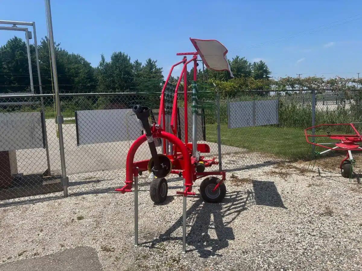 Gallery image 1 for New Farm King RR 320 Rotary Rake
