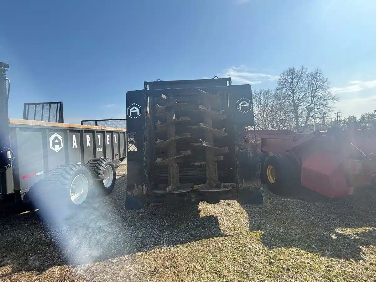 Gallery image 2 for Artex SB200 Manure Spreader