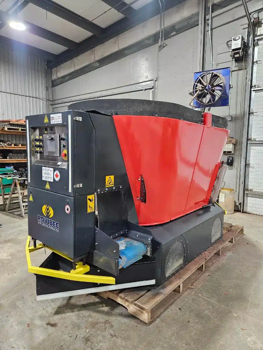 Gallery image 2 for 2018 Rovibec MVR TMR Mixer - Self Propelled