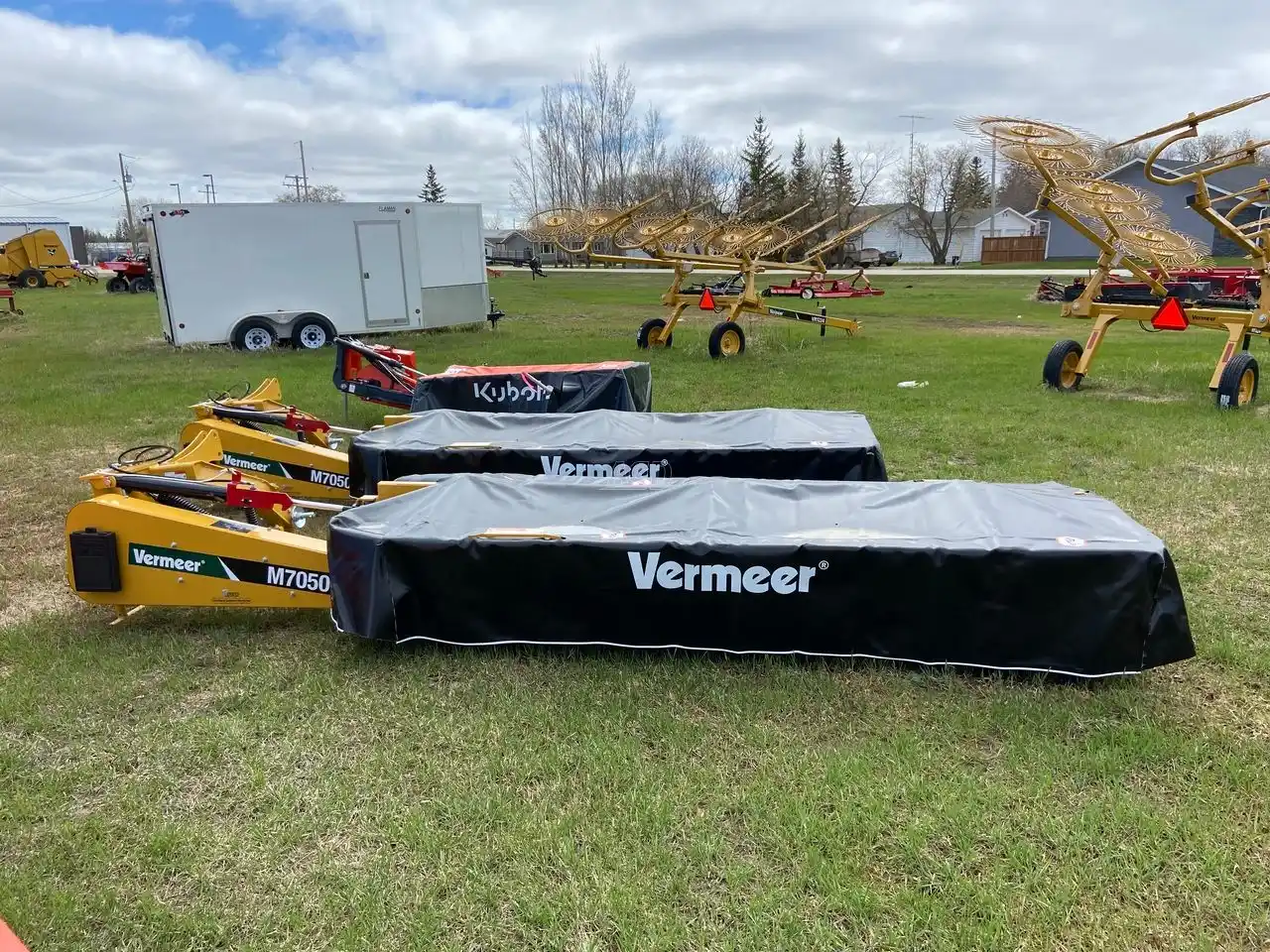 Gallery image 1 for New 2023 Vermeer M7050 Disc Mower