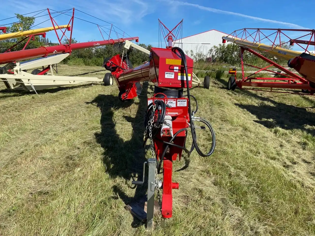 Gallery image 2 for New 2025 Farm King 1070 Grain Auger