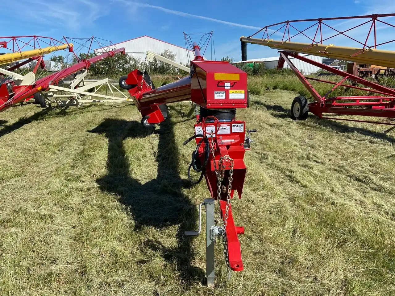 Gallery image 2 for New 2024 Farm King 1070 Grain Auger