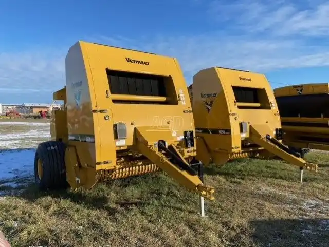 Gallery image 1 for Used 2023 Vermeer 605N Select Round Baler