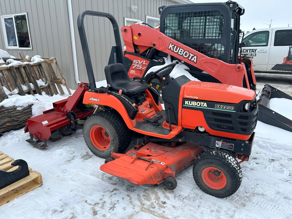 Gallery image 2 for Used 2001 Kubota BX2200 Tractor