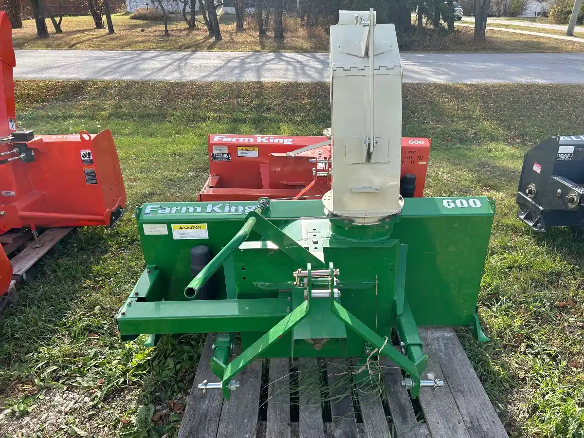 Gallery image 1 for New 2017 Farm King Y600 Snow Blower