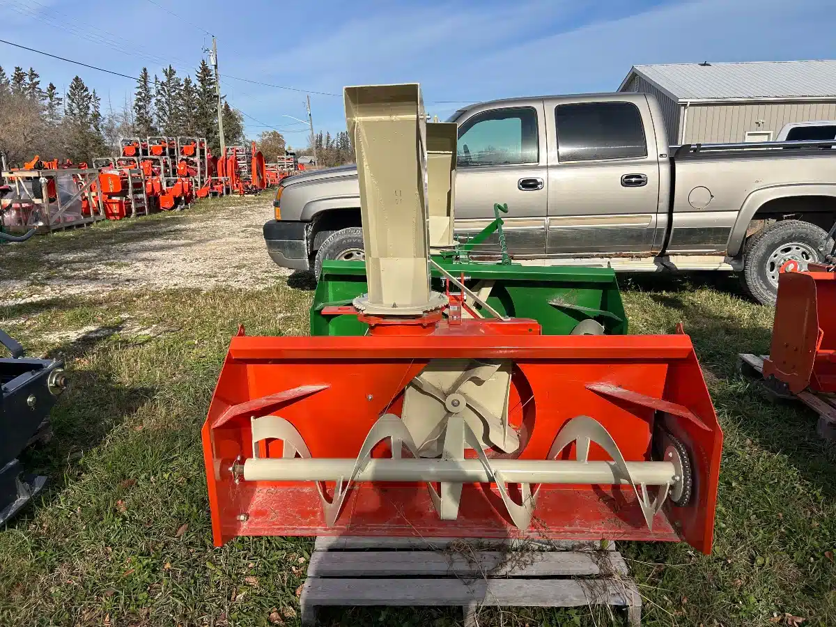 Gallery image 1 for New 2023 Farm King Y600 Snow Blower