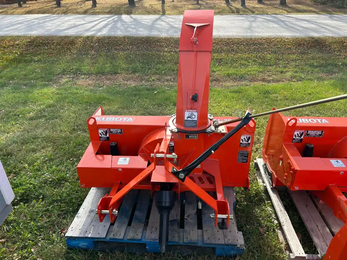 Gallery image 2 for Kubota K51-20-06 Snow Blower