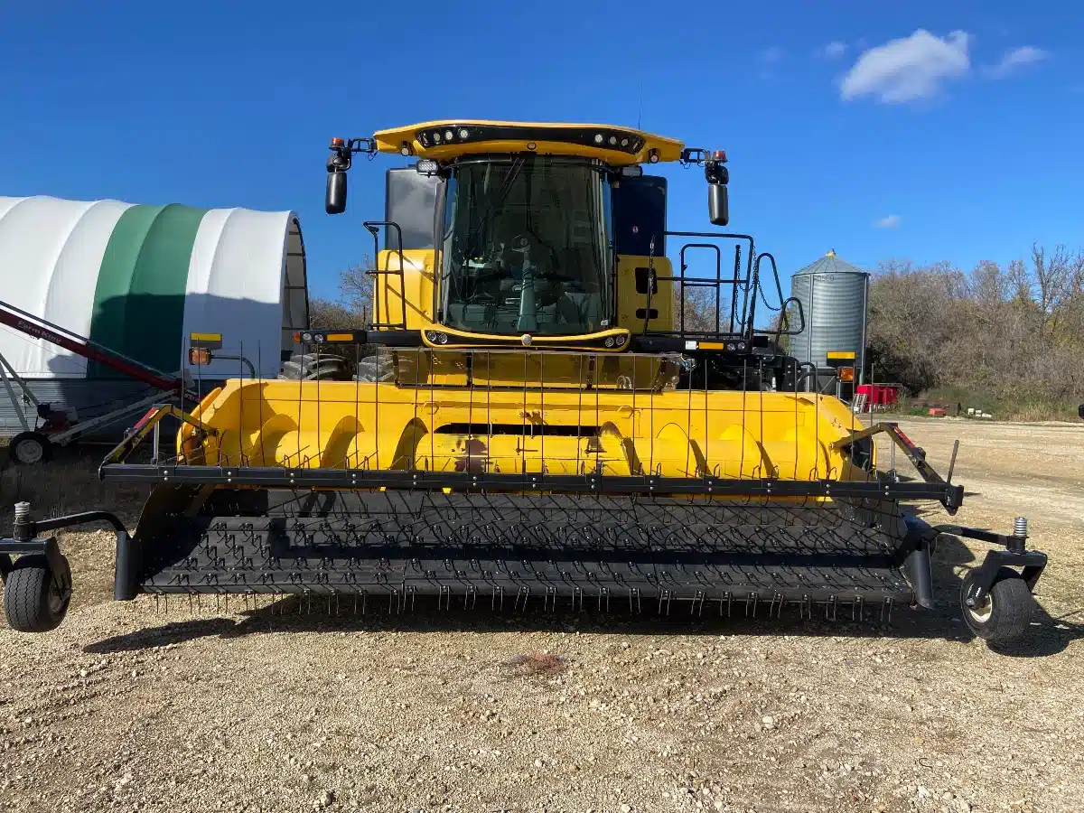 Gallery image 2 for Used 2018 New Holland CX8.80 Combine
