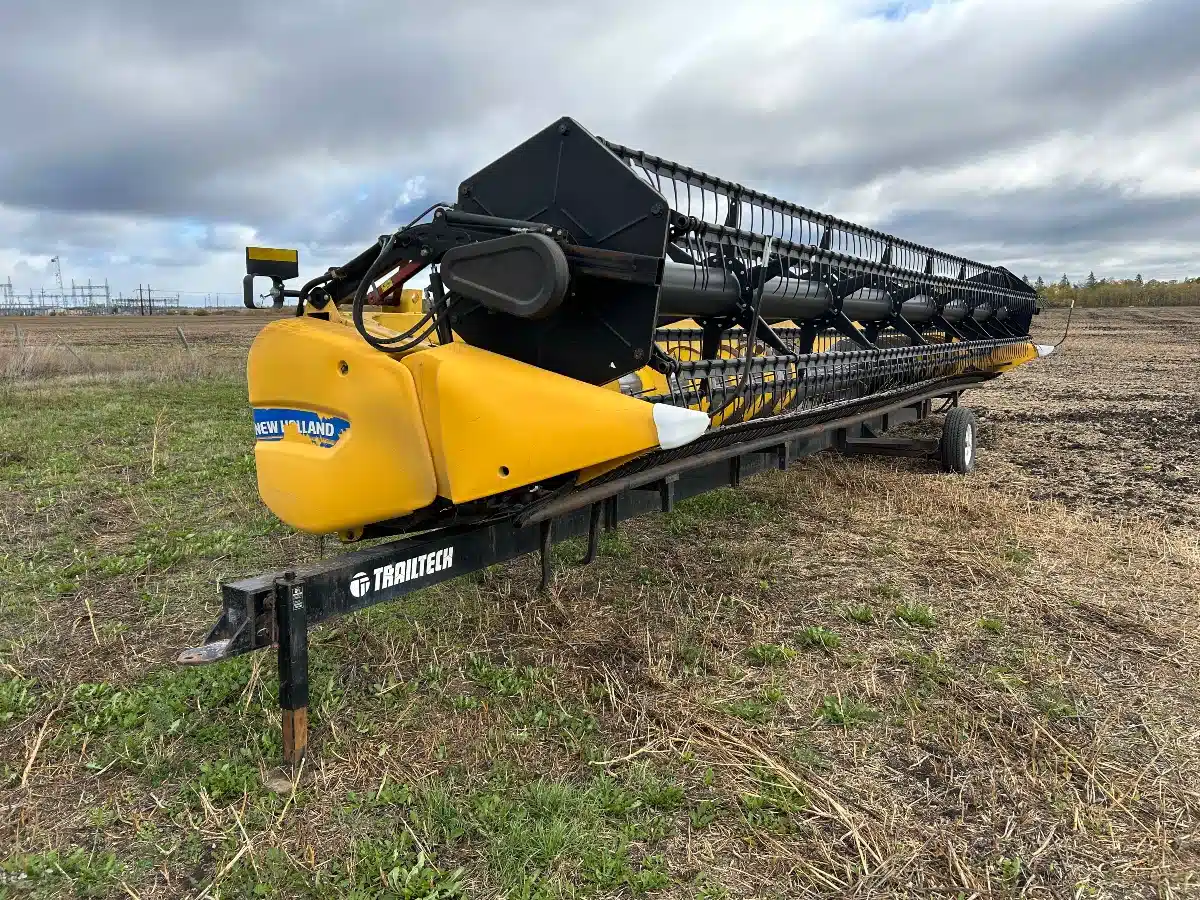 Used 2013 New Holland 740CF Header - Flex