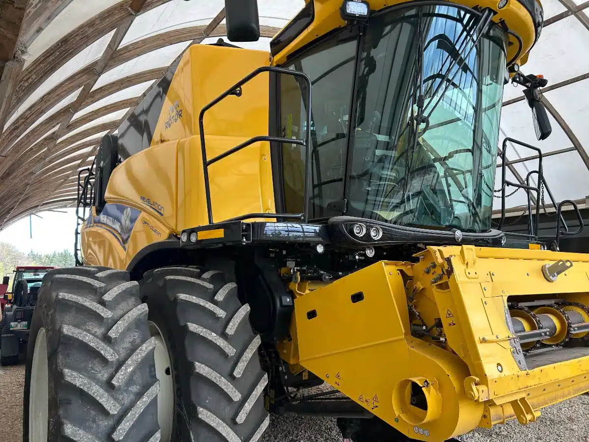 Gallery image 2 for Used 2022 New Holland CR9.90 Combine