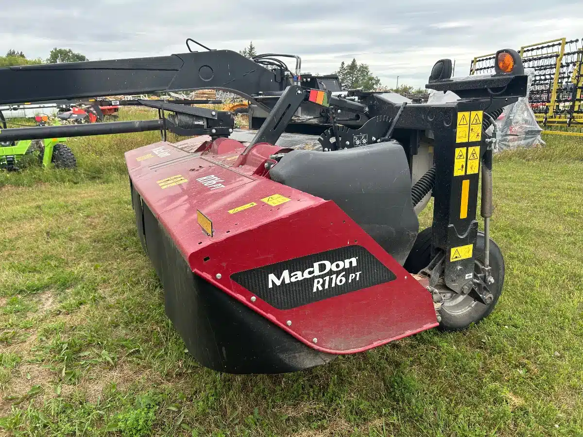 Photo de la Galerie 2 pour 2021 MacDon R116 Faucheuse-conditionneuse à disques