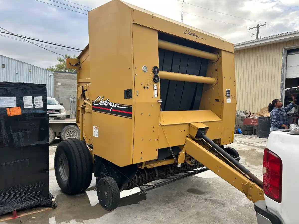 Gallery image 1 for Challenger RB56 Round Baler