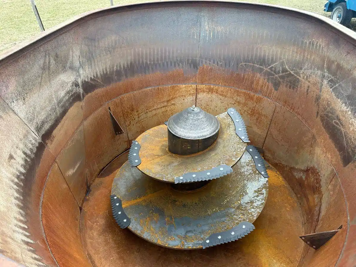 Gallery image 2 for Used Jaylor 1350 TMR Mixer