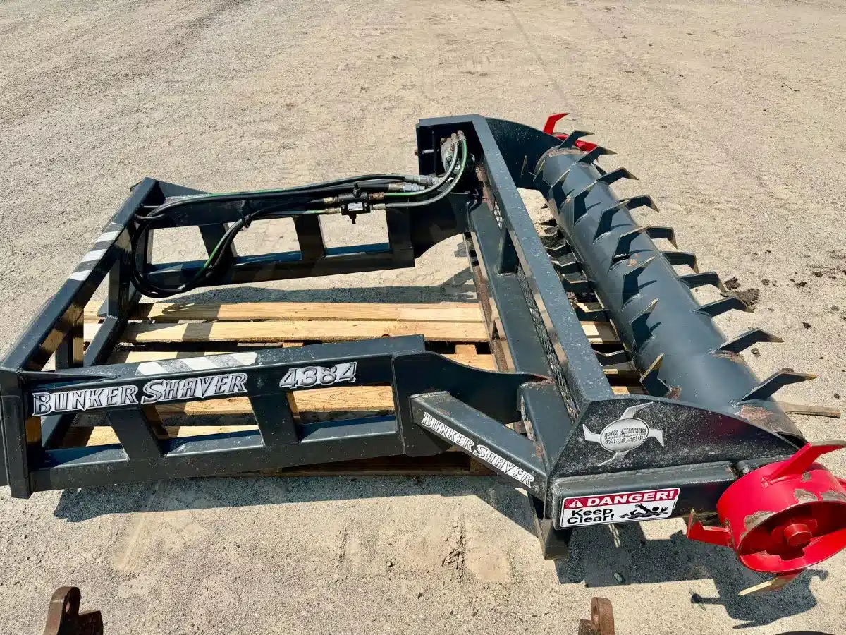 Used Bunk Shaver 4384 Silage Defacer