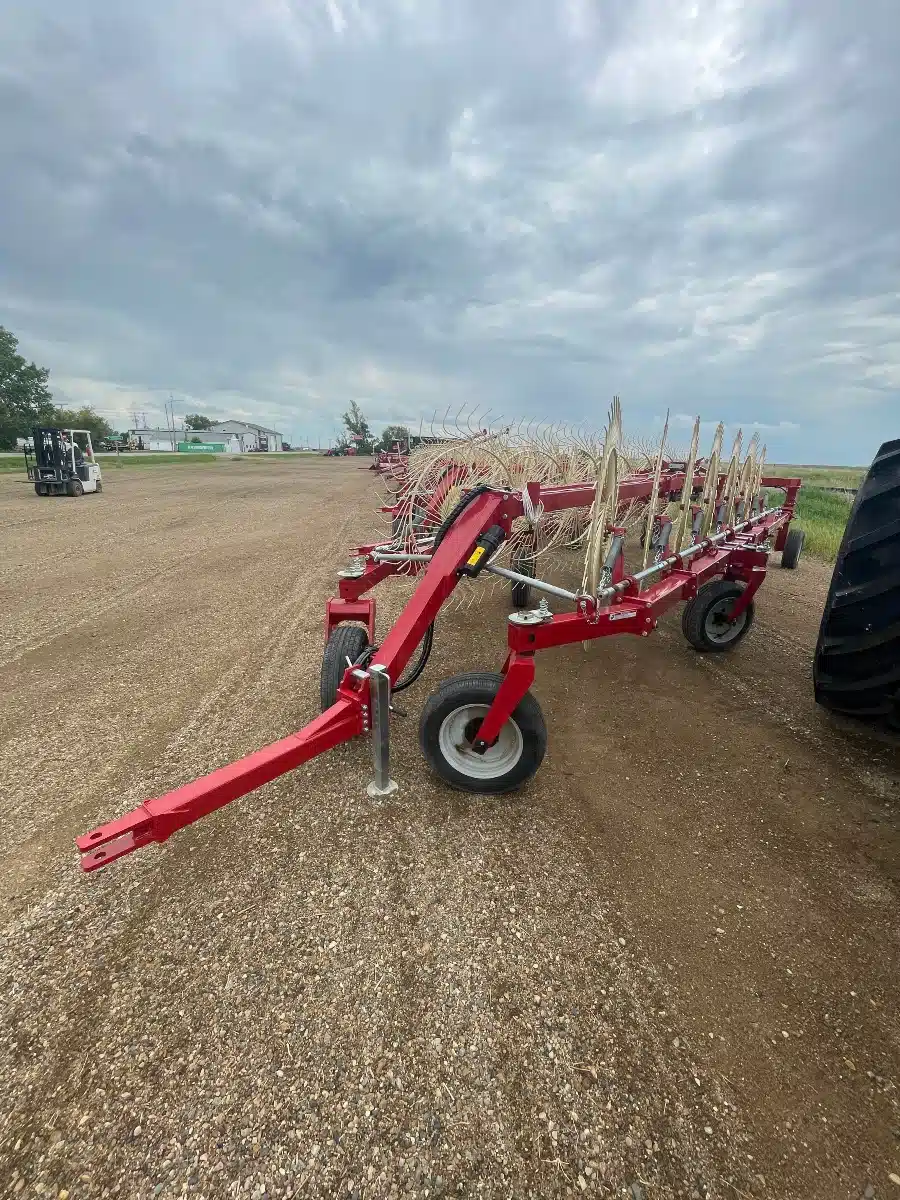 2025 Farm King Easy Rake 14 Rake - AgriLink Equipment Ltd