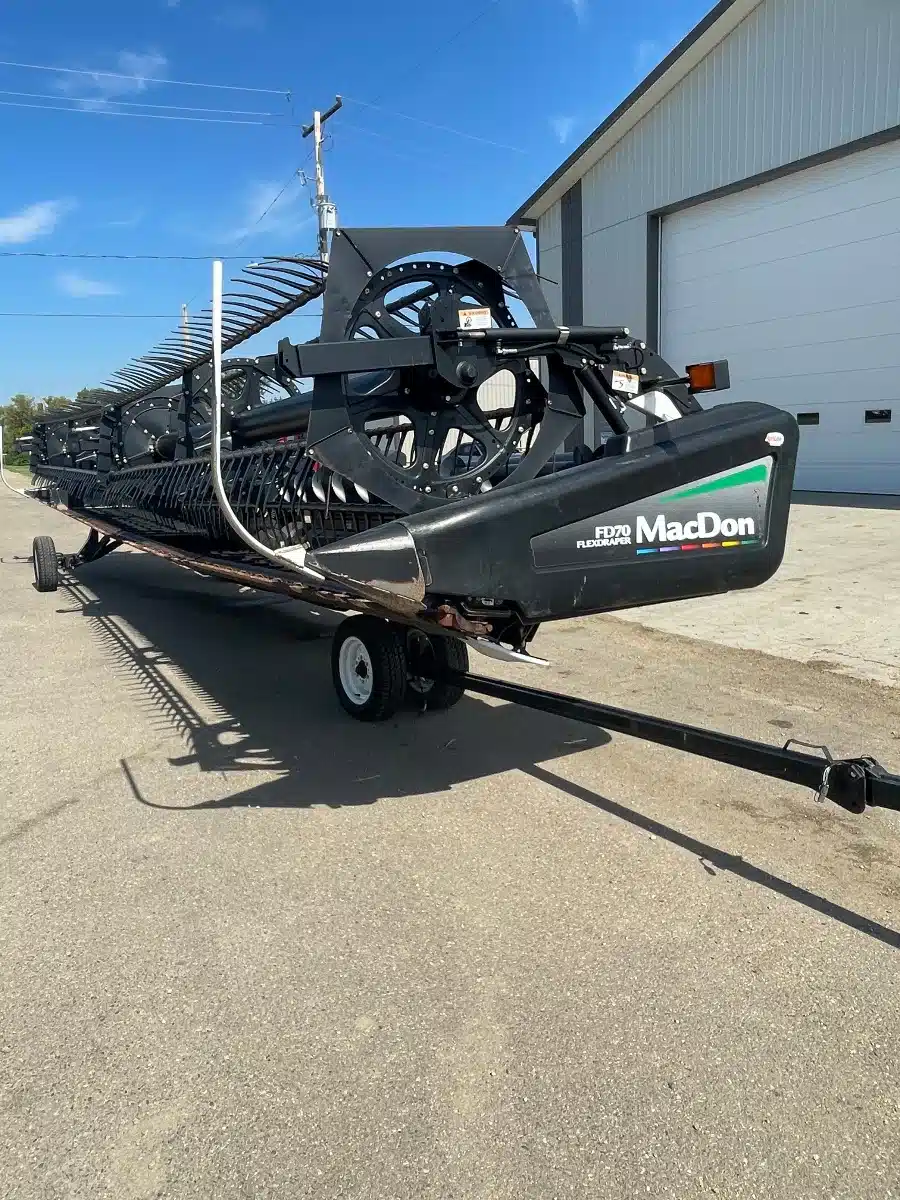 Gallery image 1 for 2011 MacDon FD70 Header - Flex Draper