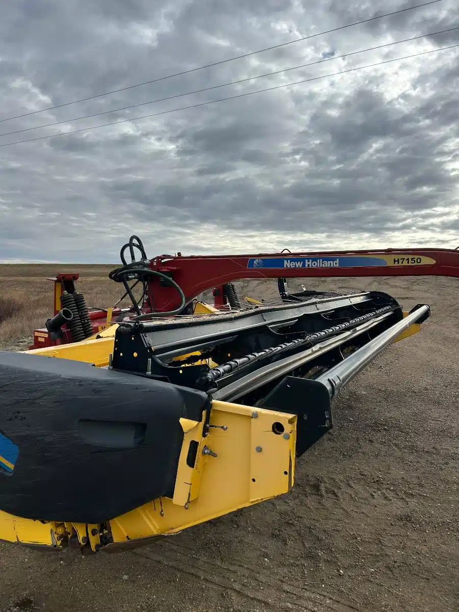 Gallery image 2 for Used 2013 New Holland H7150 Mower Conditioner