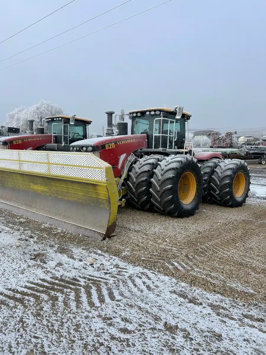 Used 2022 Versatile 620 4WD Tractor