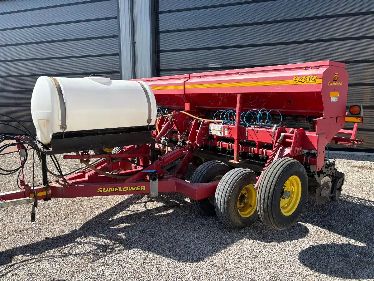 Gallery image 1 for Used Sunflower 9412 Drill