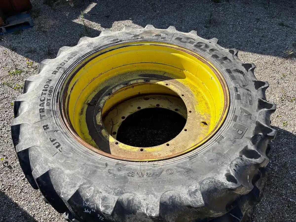 Gallery image 1 for Used Unverferth 10 BOLT Duals