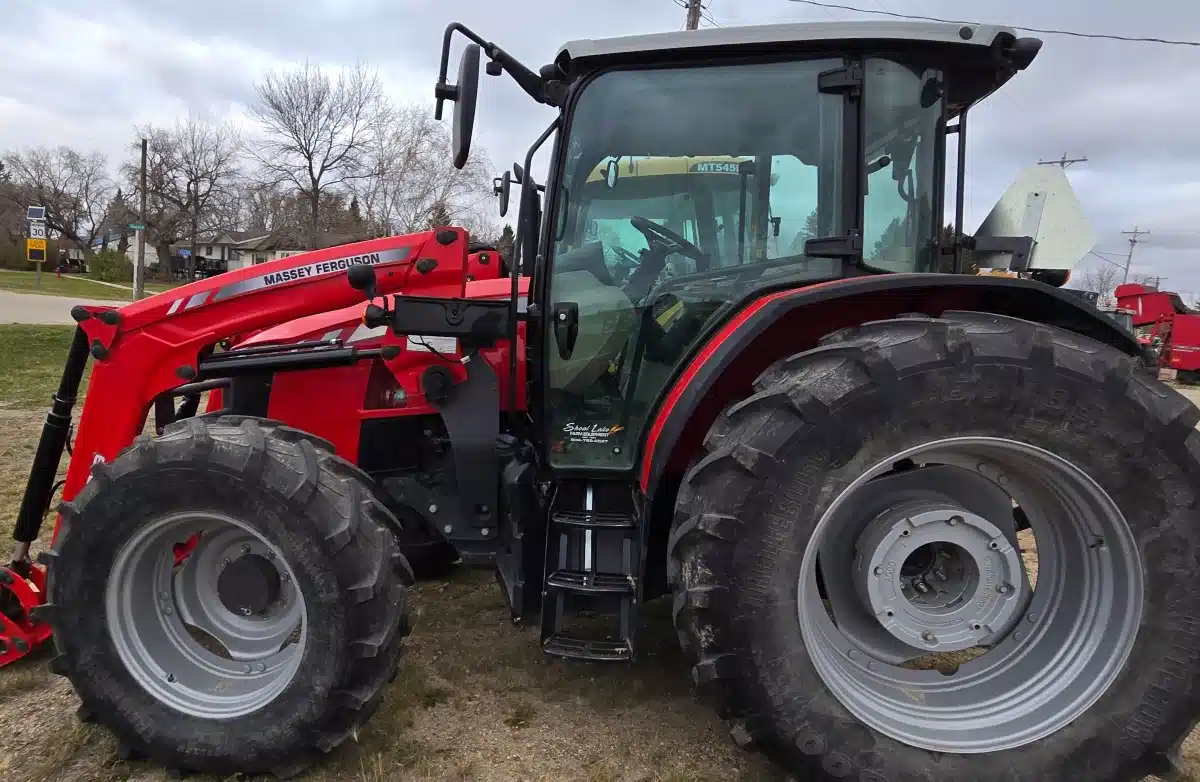 Photo de la Galerie 1 pour 2022 Massey Ferguson 6713 Tracteur