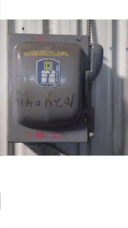 Photo de la Galerie 1 pour PLUSIEURS INTERRUPTEUR ÉLECTRIQUE divers