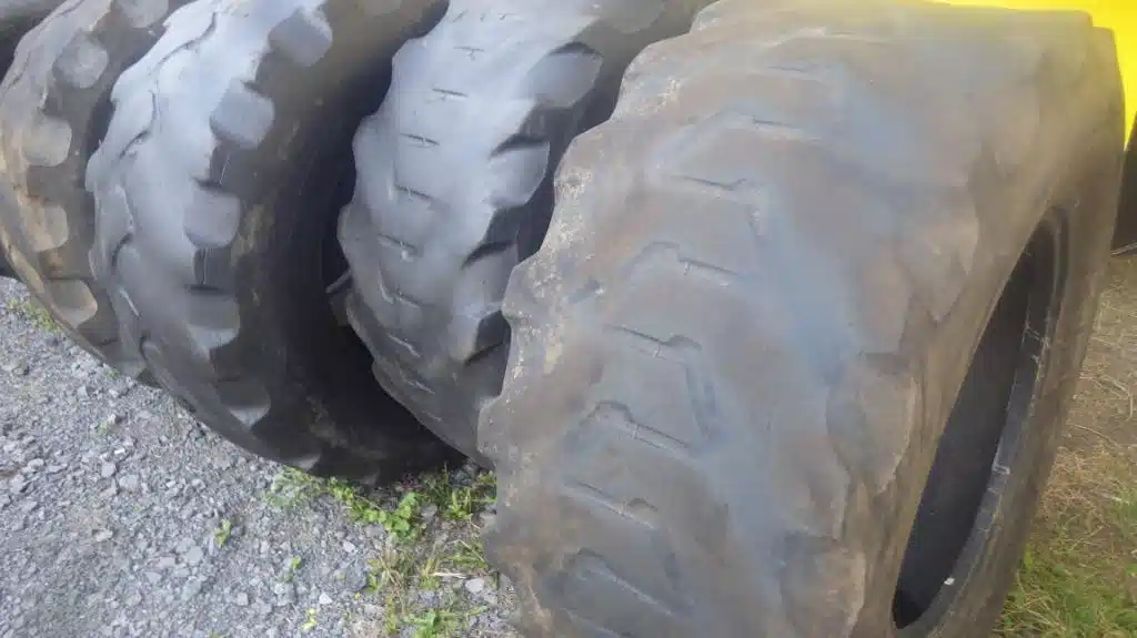 Photo de la Galerie 1 pour Goodyear 19.5L24 Pneus