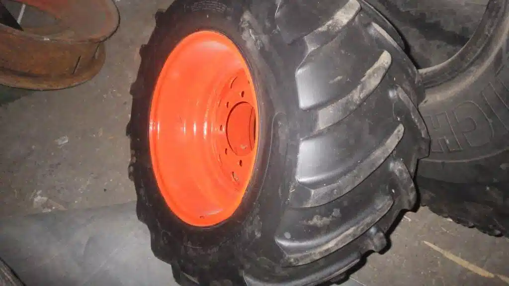 Photo de la Galerie 1 pour 31-15.50-15 Pneus et roues