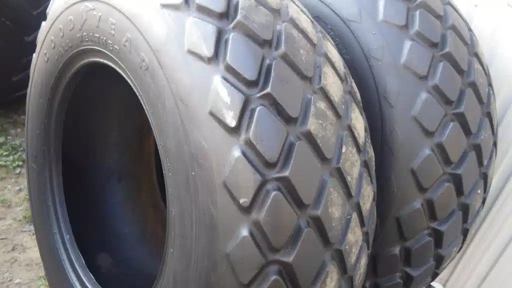 Gallery image 1 for Goodyear 16.9 X 24 Tires