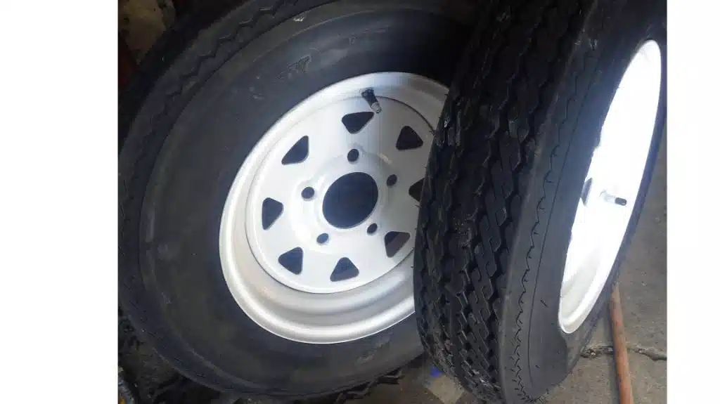 Photo de la Galerie 1 pour Mirage Tires 530-12 Pneus et roues
