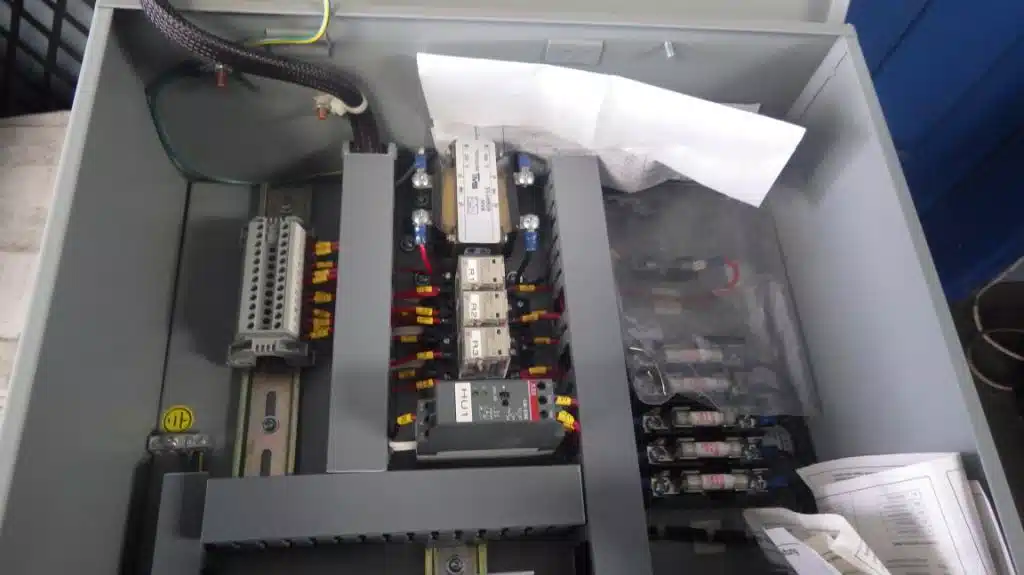 Photo de la Galerie 2 pour PANNEAU CONTROLE AUTOMATISATION USAGÉ divers