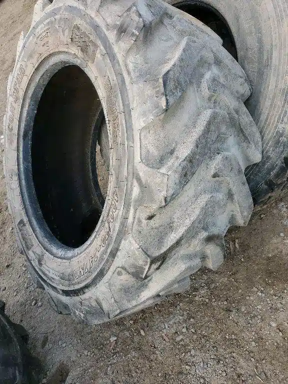 Gallery image 1 for 405-70-24 Tires