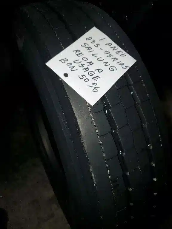 Gallery image 2 for Sailun 235-75R17.5 Tires