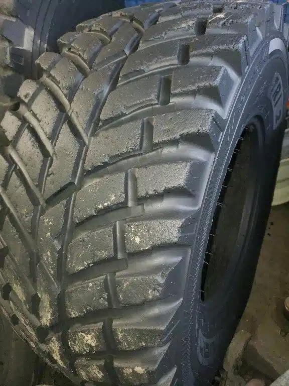 Photo de la Galerie 1 pour Nokian 500-70R24 Pneus