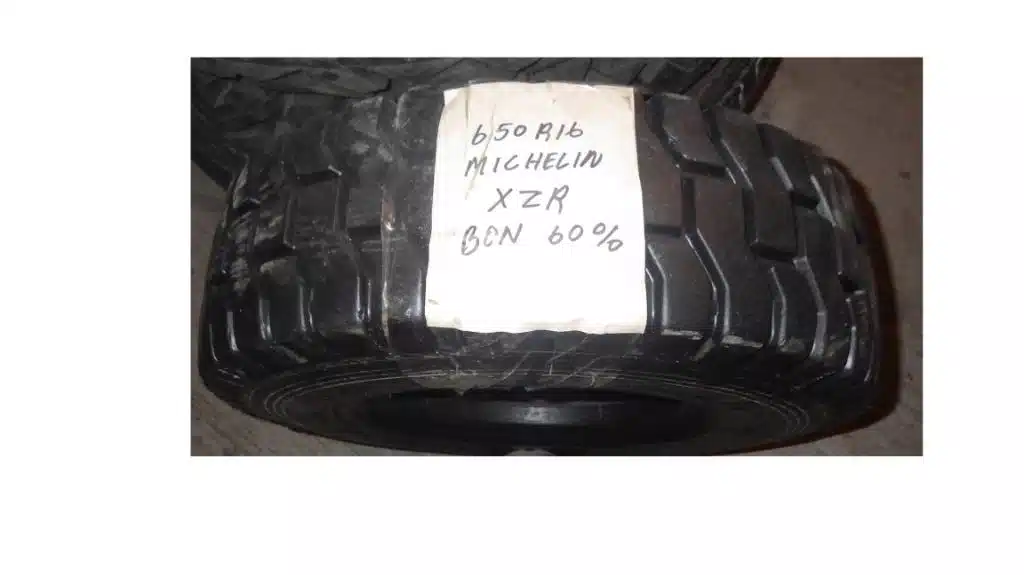 Photo de la Galerie 1 pour Michelin 650R10 Pneus