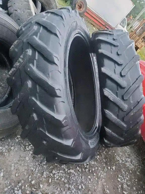 Photo de la Galerie 1 pour Michelin 380-80R38 Pneus
