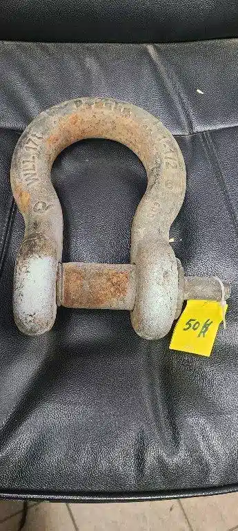 Photo de la Galerie 1 pour MANILLE ENCAGE A VIS SHACKLE 1 1/2 gros divers