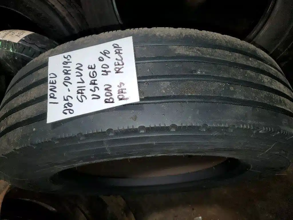 Gallery image 1 for Sailun 225-70R19.5 Tires