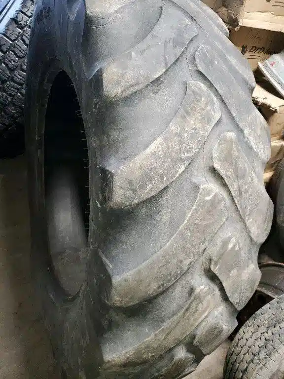 Photo de la Galerie 1 pour Firestone 480-70R34 Pneus