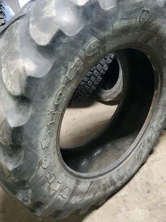 Photo de la Galerie 2 pour Firestone 480-70R34 Pneus