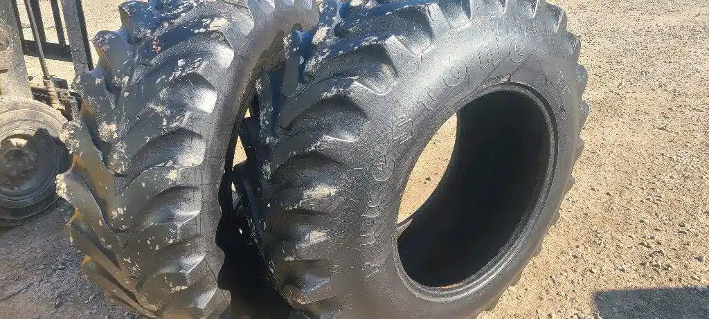 Photo de la Galerie 1 pour Firestone 16.9R26 Pneus