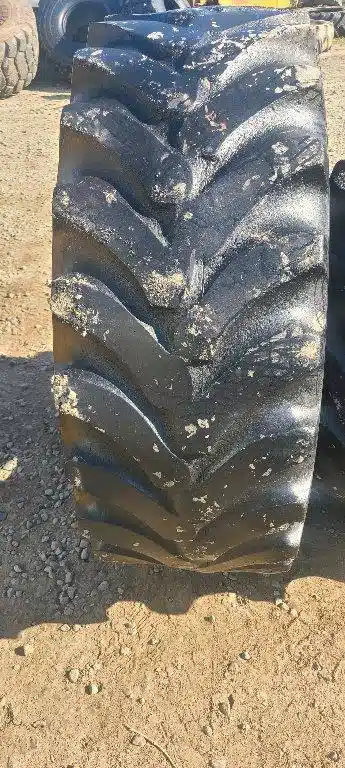 Photo de la Galerie 2 pour Firestone 16.9R26 Pneus