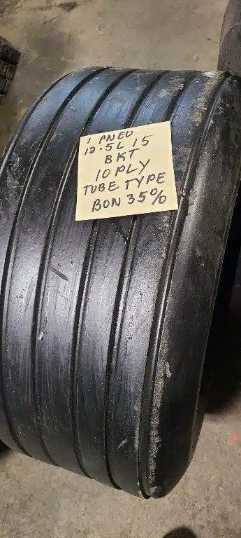 Photo de la Galerie 2 pour BKT 12.5L15 Pneus