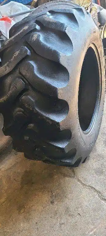 Gallery image 1 for Goodyear 17.5L24 Tires