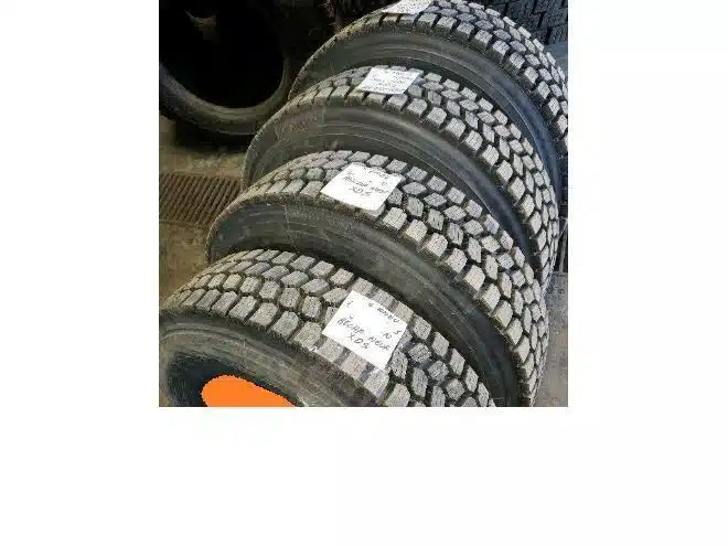 Photo de la Galerie 1 pour 12.5-70-16 Pneus et roues