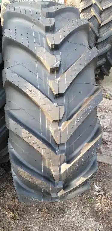 Photo de la Galerie 2 pour Michelin 400-70R20 Pneus