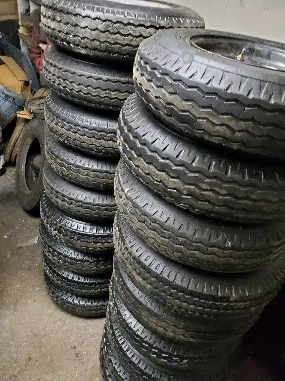 Photo de la Galerie 1 pour 8-14.5 Pneus et roues