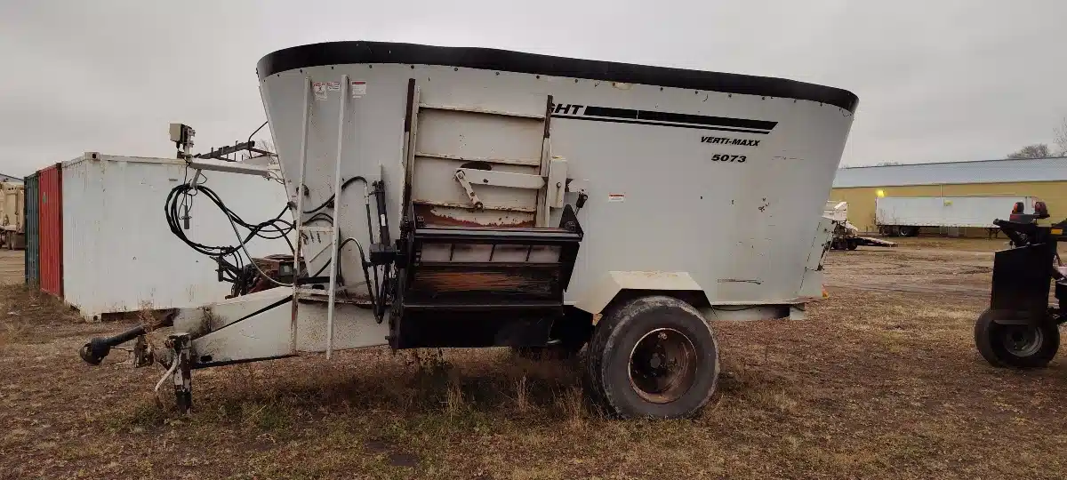 Gallery image 1 for Used Kuhn Knight 5073 TMR Mixer