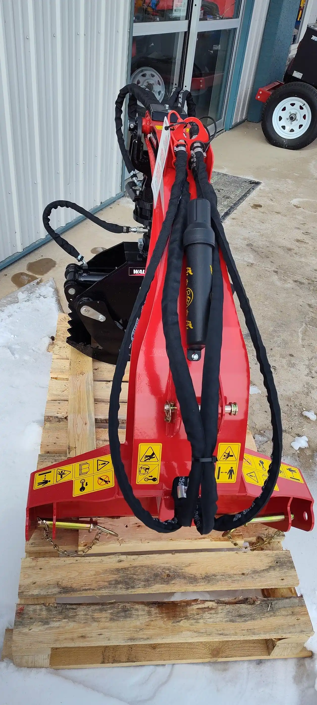 Gallery image 2 for New 2024 Wallenstein LXG320R Log Grapple