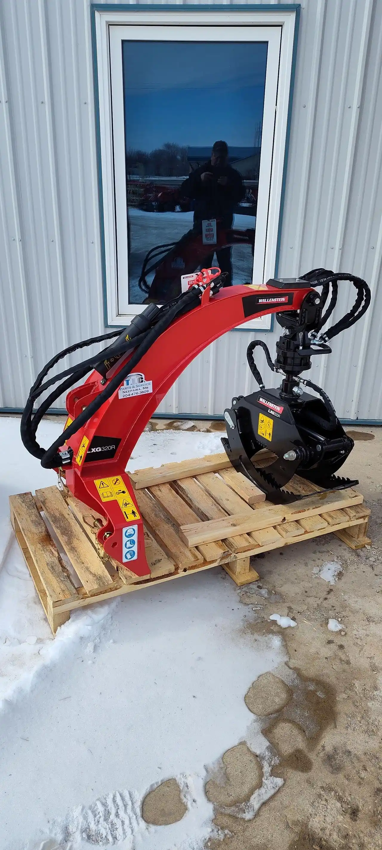 Gallery image 1 for New 2024 Wallenstein LXG320R Log Grapple